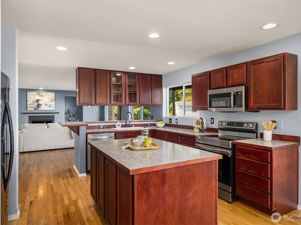 4876 NE Hemlock Lane, Hansville WA 98340