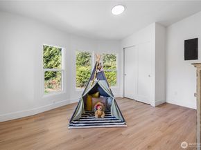 11807 8th Ave S, Seattle WA 98168