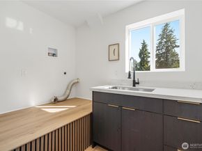 11807 8th Ave S, Seattle WA 98168