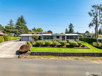 23034 Thunderbird Drive S