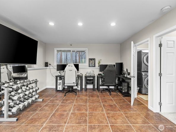 9155 Kristi Court NW, Bremerton WA 98311