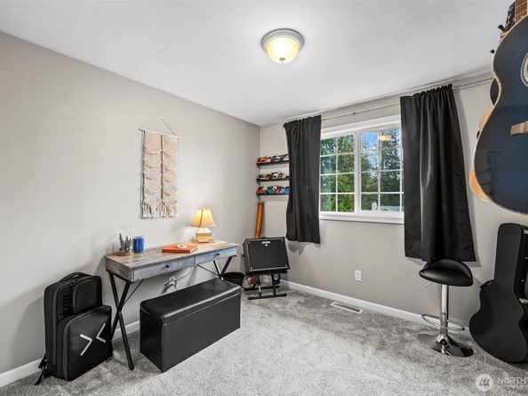 9155 Kristi Court NW, Bremerton WA 98311