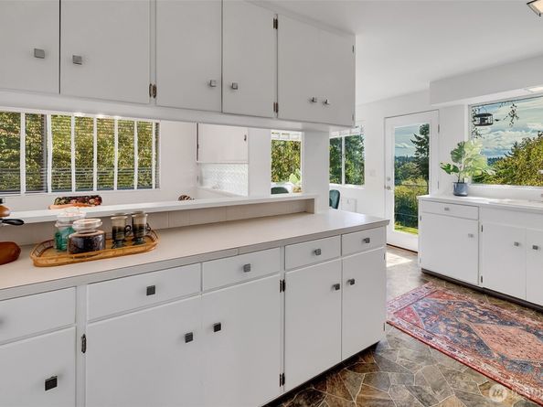 16256 8th Avenue SW, Seattle WA 98166
