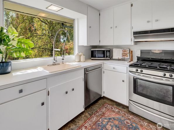 16256 8th Avenue SW, Seattle WA 98166