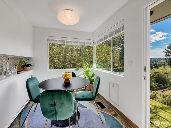 16256 8th Avenue SW, Seattle WA 98166