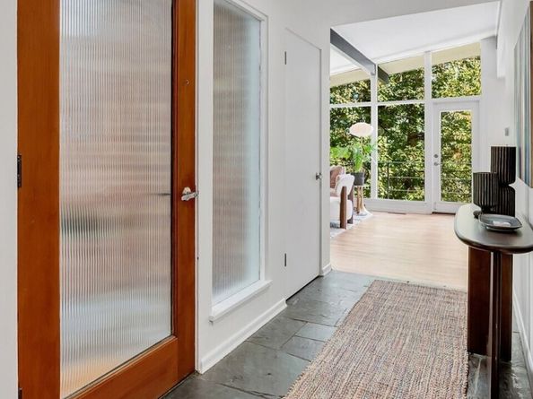 16256 8th Avenue SW, Seattle WA 98166
