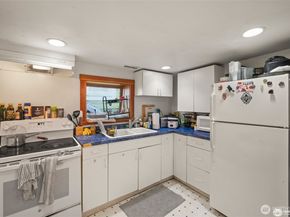 341 NE 51st Street, Seattle WA 98105