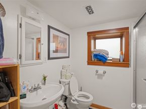 341 NE 51st Street, Seattle WA 98105