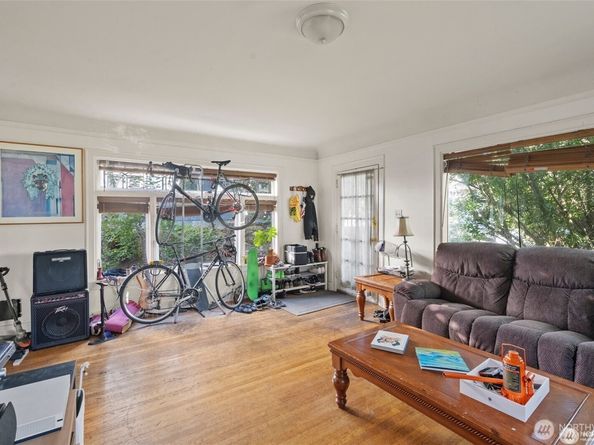 341 NE 51st Street, Seattle WA 98105