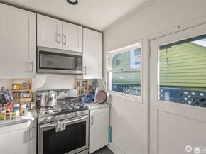 341 NE 51st Street, Seattle WA 98105