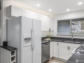 10009 161st Avenue NE, Redmond WA 98052