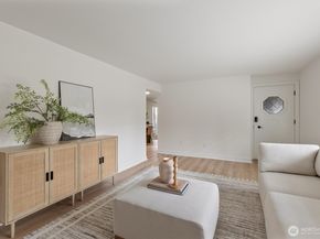 10009 161st Avenue NE, Redmond WA 98052