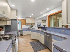 11904 Lakeside Avenue NE, Seattle WA 98125