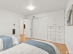 11904 Lakeside Avenue NE, Seattle WA 98125