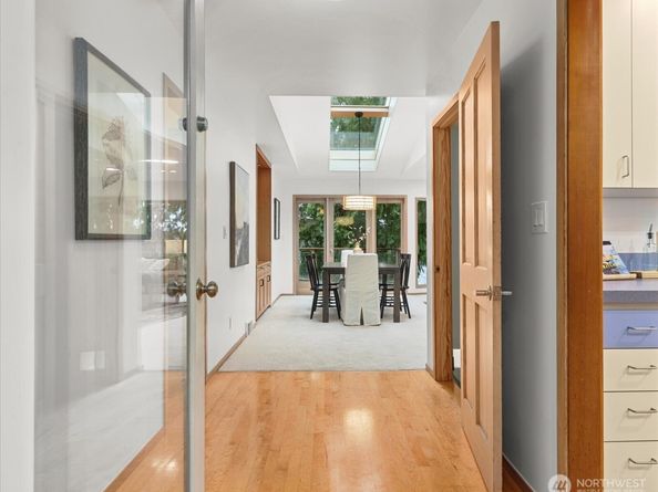 11904 Lakeside Avenue NE, Seattle WA 98125