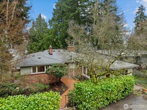 11904 Lakeside Avenue NE, Seattle WA 98125