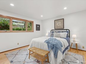 11904 Lakeside Avenue NE, Seattle WA 98125