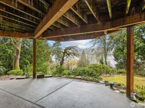 11904 Lakeside Avenue NE, Seattle WA 98125