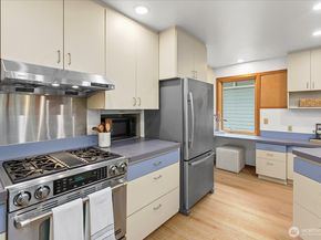 11904 Lakeside Avenue NE, Seattle WA 98125