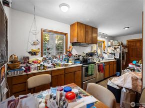 2552 NE 168th Street, Lake Forest Park WA 98155