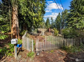 2552 NE 168th Street, Lake Forest Park WA 98155