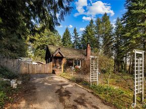 2552 NE 168th Street, Lake Forest Park WA 98155