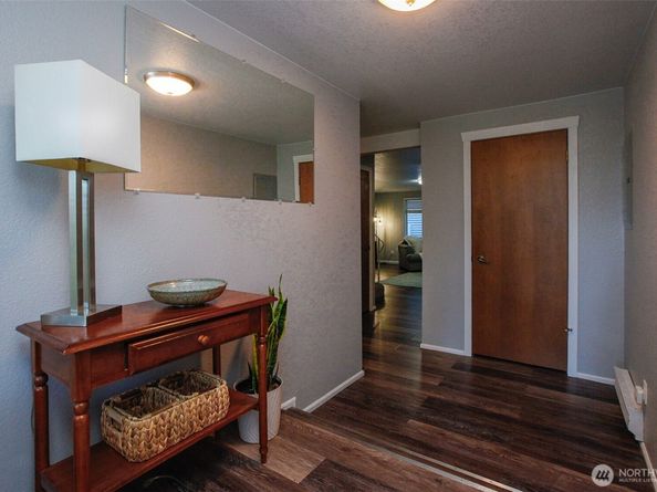 110 SW 325th Place, Federal Way WA 98003