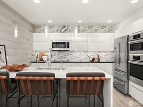 102 State Street S 106W, Kirkland WA 98033