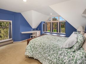 3333 43rd Avenue NE, Seattle WA 98105