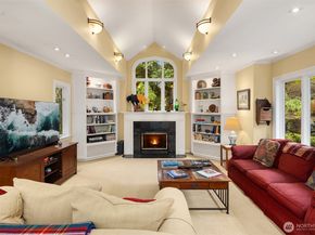 3333 43rd Avenue NE, Seattle WA 98105