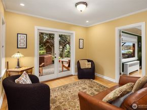 3333 43rd Avenue NE, Seattle WA 98105