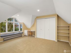 3333 43rd Avenue NE, Seattle WA 98105