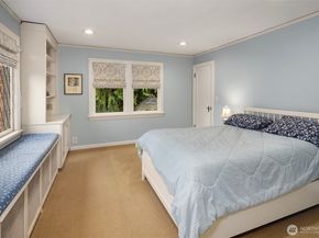 3333 43rd Avenue NE, Seattle WA 98105