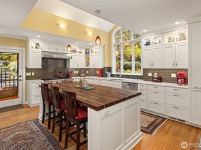 3333 43rd Avenue NE, Seattle WA 98105
