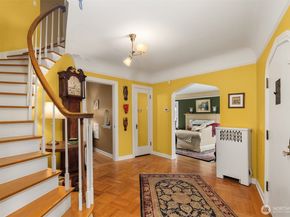 3333 43rd Avenue NE, Seattle WA 98105