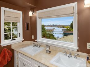 3333 43rd Avenue NE, Seattle WA 98105