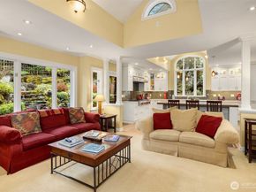 3333 43rd Avenue NE, Seattle WA 98105