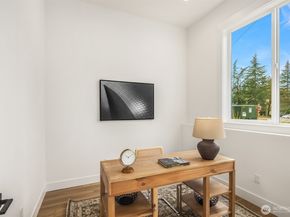 404 Edmonds Ave NE, Renton WA 98056