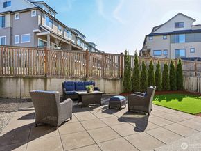 1412 Westridge Way NE, Issaquah WA 98029