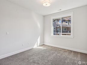 1412 Westridge Way NE, Issaquah WA 98029