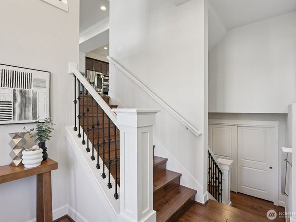 1412 Westridge Way NE, Issaquah WA 98029