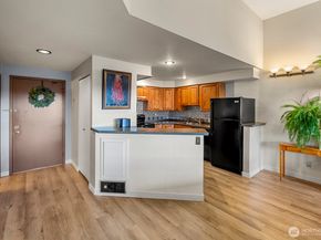 10601 Bagley Avenue N 304, Seattle WA 98133