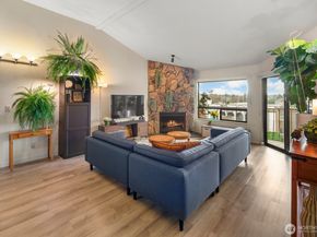 10601 Bagley Avenue N 304, Seattle WA 98133