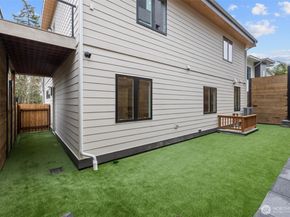 11921 90th Ave NE, Kirkland WA 98034