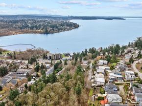 11921 90th Ave NE, Kirkland WA 98034
