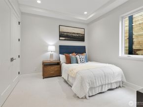 11921 90th Ave NE, Kirkland WA 98034