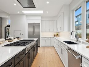 11921 90th Ave NE, Kirkland WA 98034