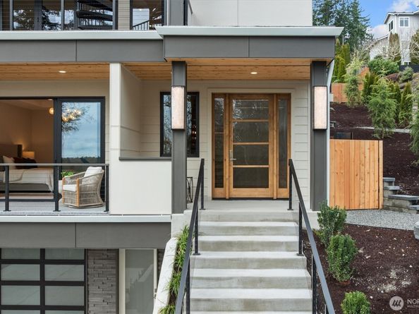 11921 90th Ave NE, Kirkland WA 98034