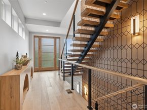 11921 90th Ave NE, Kirkland WA 98034