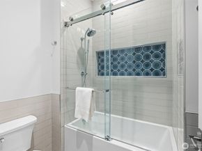 11921 90th Ave NE, Kirkland WA 98034